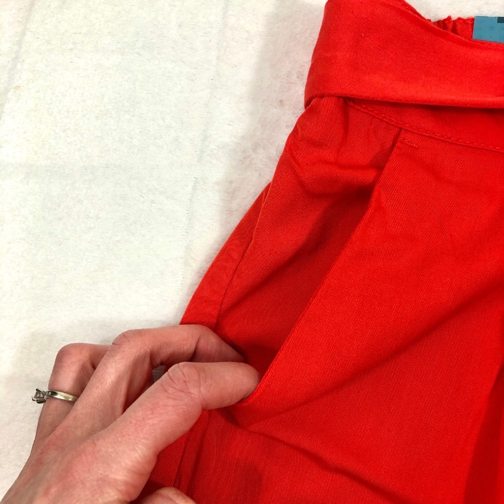 NWT Old Navy High Rise Shorts - Picture 2 of 3